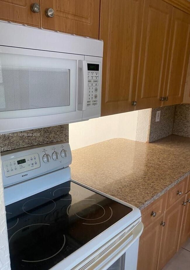 Foto del edificio - 18900 NE 3rd Ct