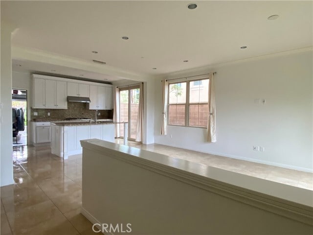 Building Photo - 32 Ovation