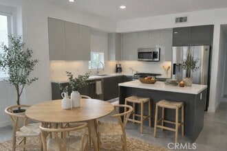 Building Photo - 214 Westmoreland Ave