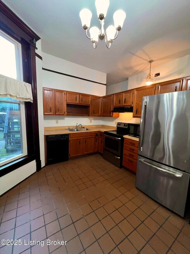 Building Photo - 1436 S 4th St