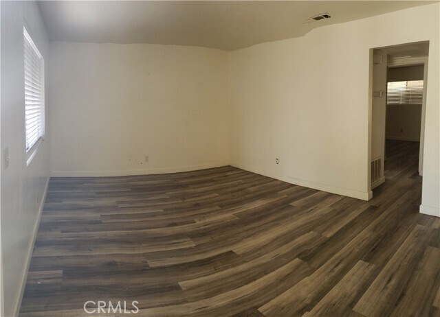 Foto del edificio - 2125 San Bernardo Ave