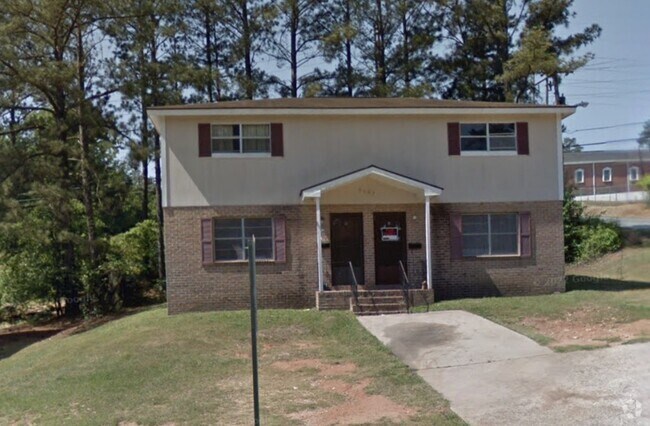 Building Photo - 2107 Meriwood Dr