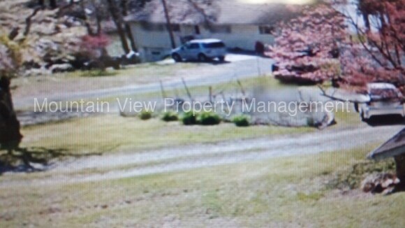 Building Photo - 16228 Lakewood Dr