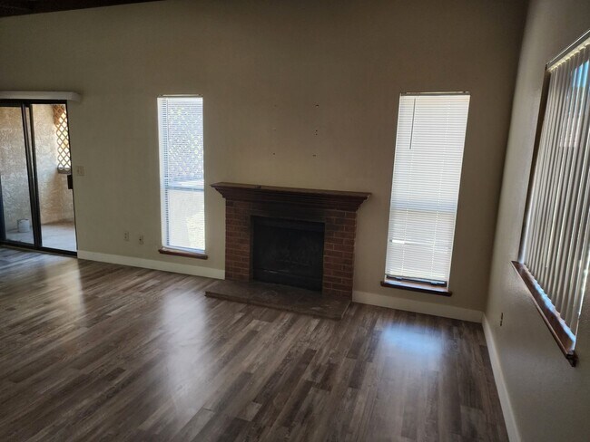 Foto del edificio - 4740 O'Bannon Dr