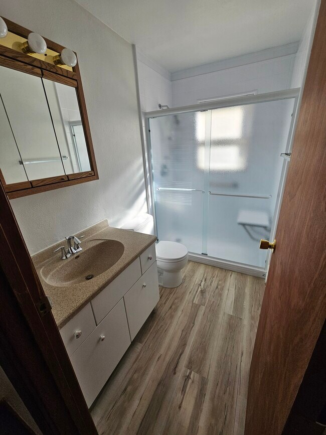 Foto del edificio - 705 N Highland Ave