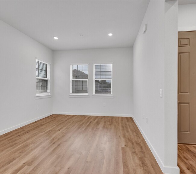 Building Photo - 2703 Rockhill Rd