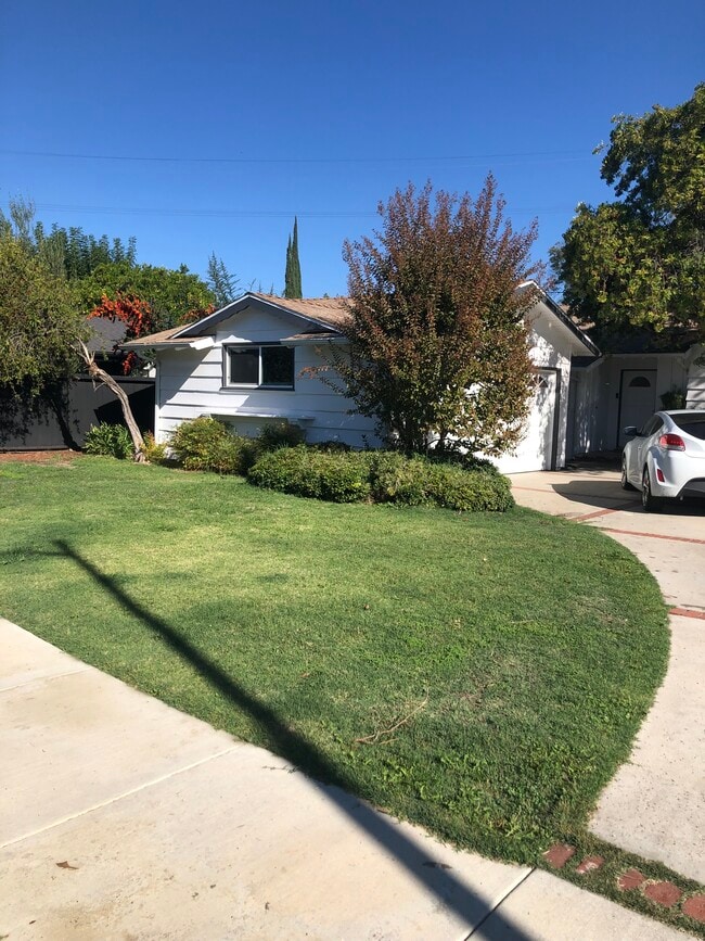 garage - 5646 Maynard Ave