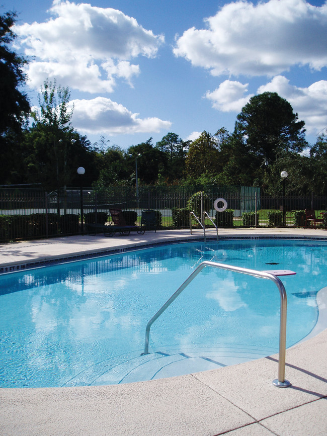 Piscina - Madison Cove Apartments