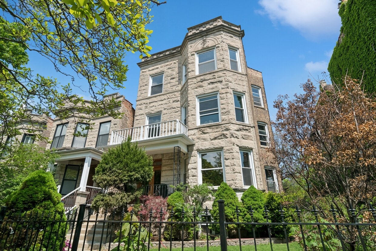 Primary Photo - 1408 W Belle Plaine Ave
