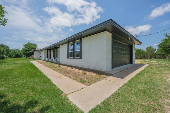 Foto del edificio - 313 County Rd 805A