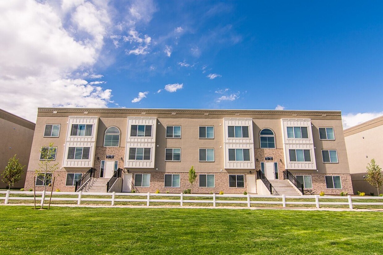 Primary Photo - Gorgeous 2-Bed, 1-Bath Condos in Easton Pa...