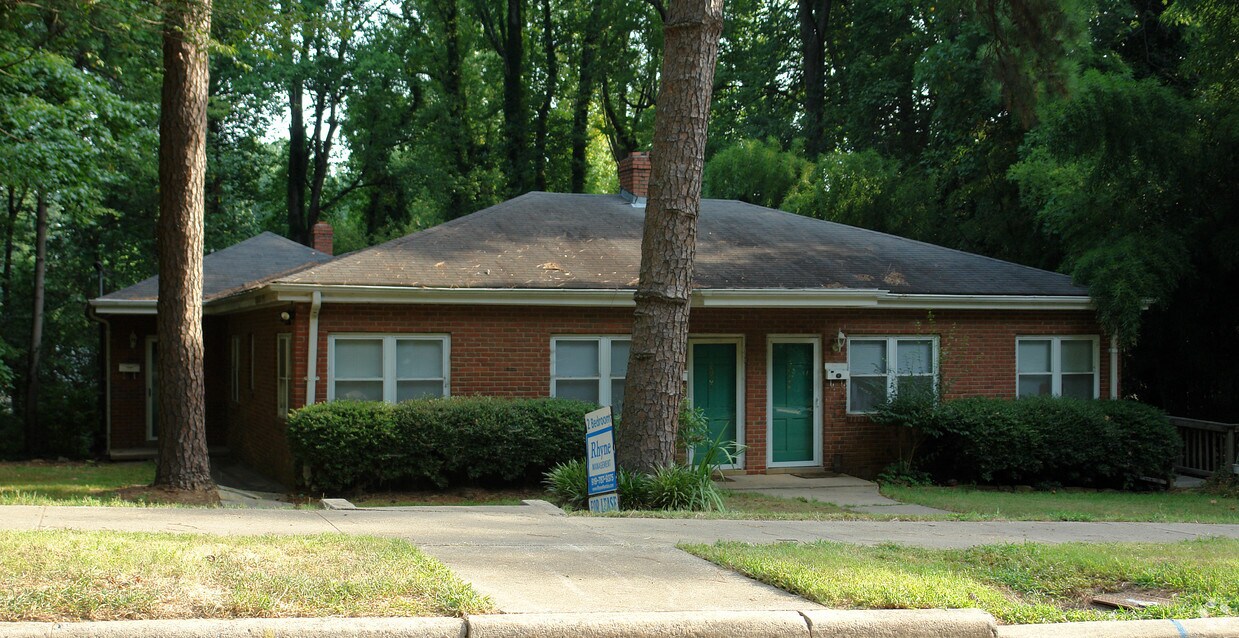 Building Photo - 2900-2906 Oberry St