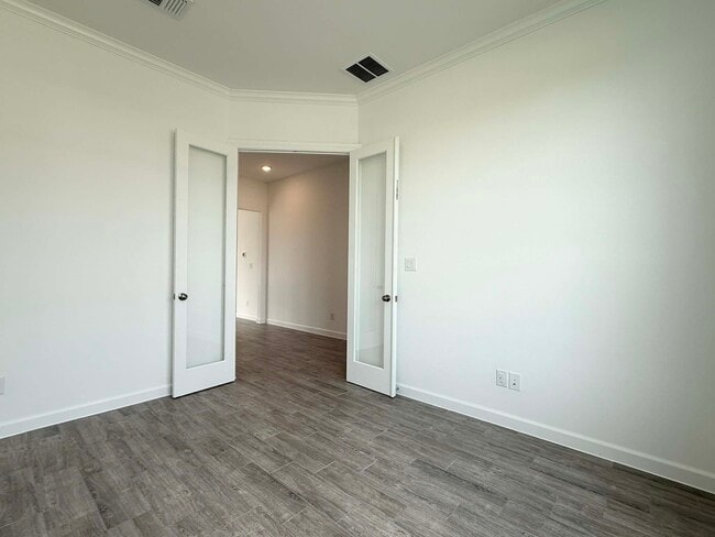 Building Photo - 3811 Hermitage Dr