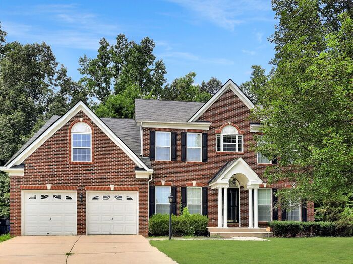 Foto principal - Single Family Home with 2 Car Garage Deck ...