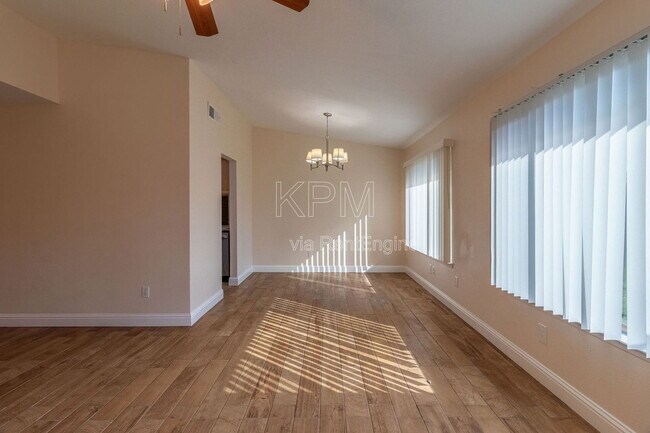 Foto del edificio - 2414 Shropshire Dr