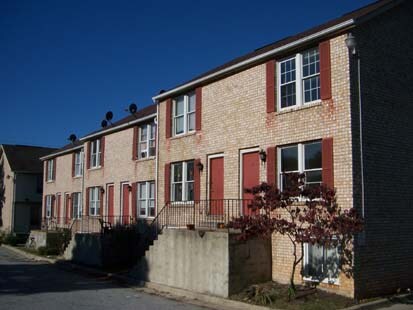 Building Photo - 301-305 E Main St