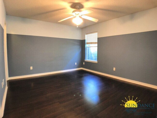 Building Photo - 706 Viola Dr