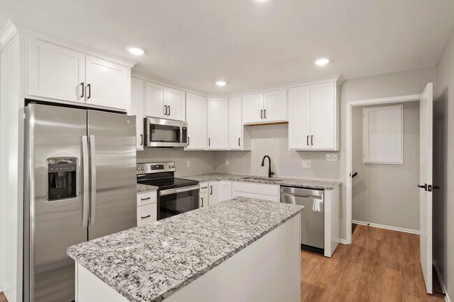 Foto del edificio - 5030 E Dee Woods Rd