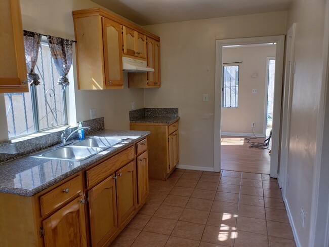 Building Photo - 8625 Bandera St
