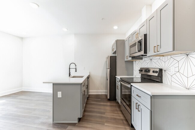 Foto del edificio - 7620 Ridge Ave