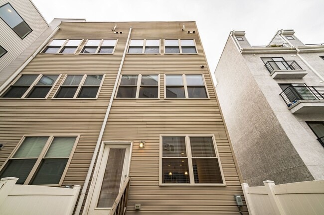 Photo - 1612 Ogden St Apartment