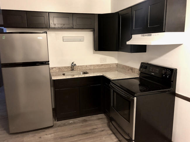 Foto del edificio - 4860 Creek View Rd