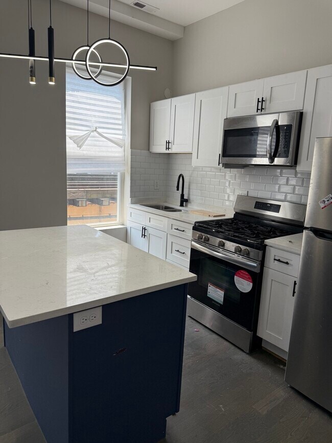 Building Photo - 5910 S Michigan Ave