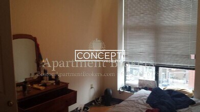 Building Photo - 81 Essex St