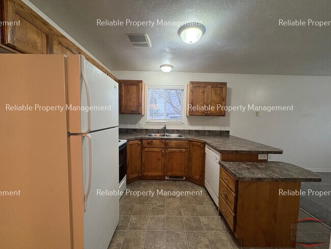 Building Photo - 1430 Cambridge Dr