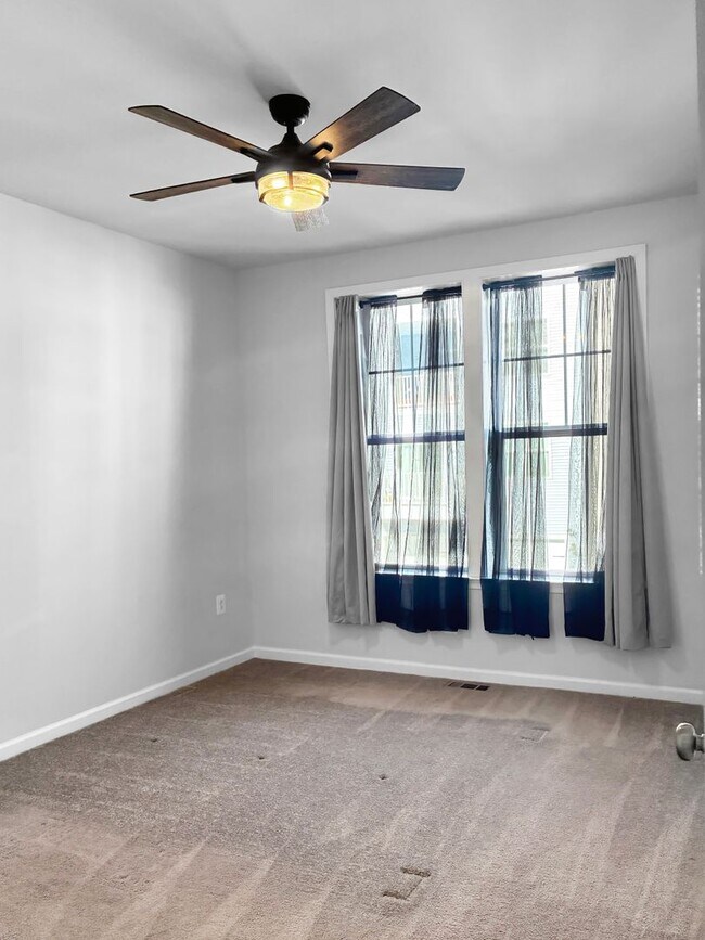 Foto del edificio - 2 Bedroom Condo in Glen Allen