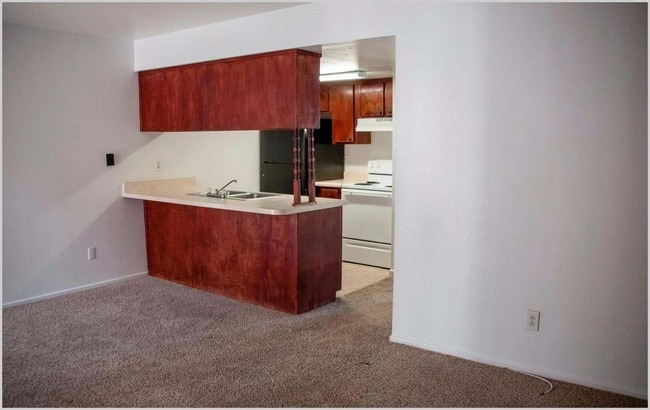 Building Photo - Pacifica Manor