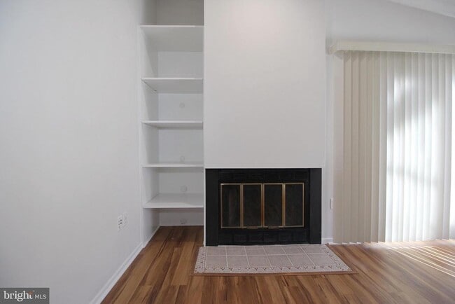 Foto del edificio - 1956 Villaridge Dr