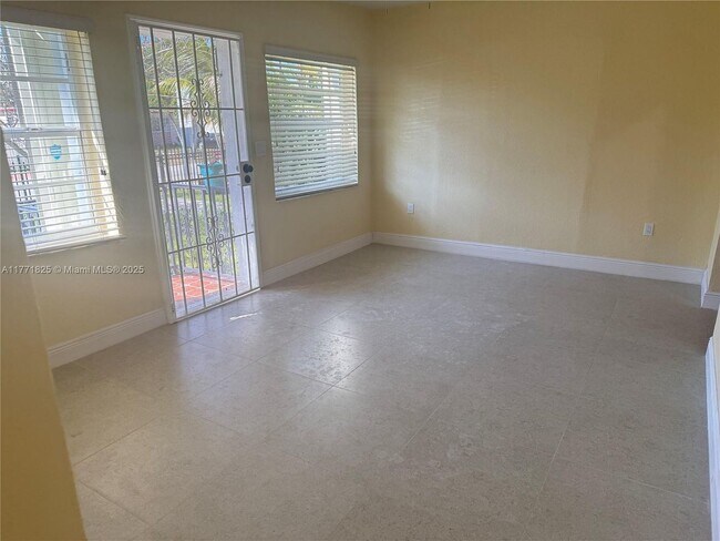 Foto del edificio - 421 NW 148th St