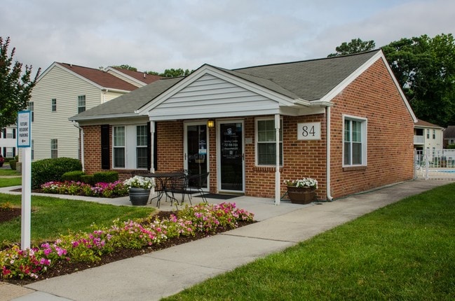 Building Photo - Hidenwood Apartments