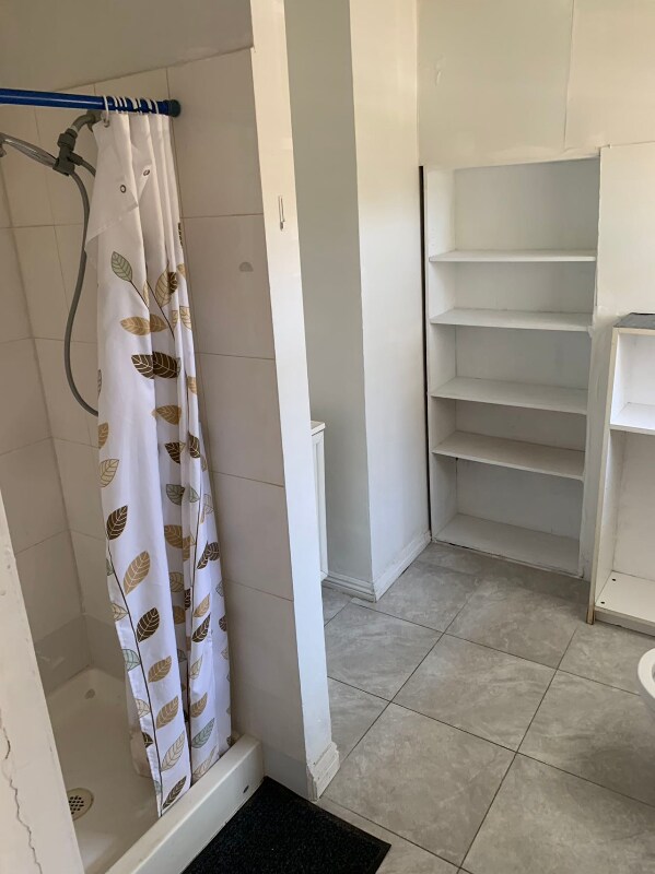 Foto del edificio - 9020 Longden Ave