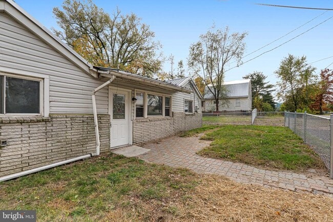 Foto del edificio - 1915 Rettman Ln