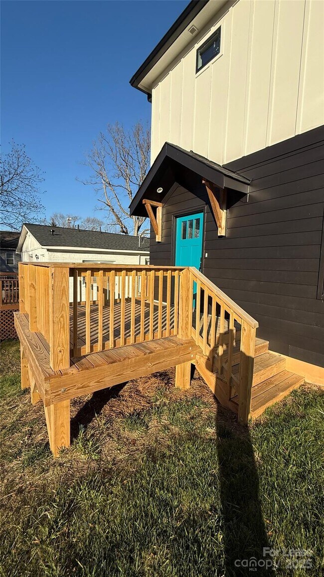 Building Photo - 19815 N Ferry St