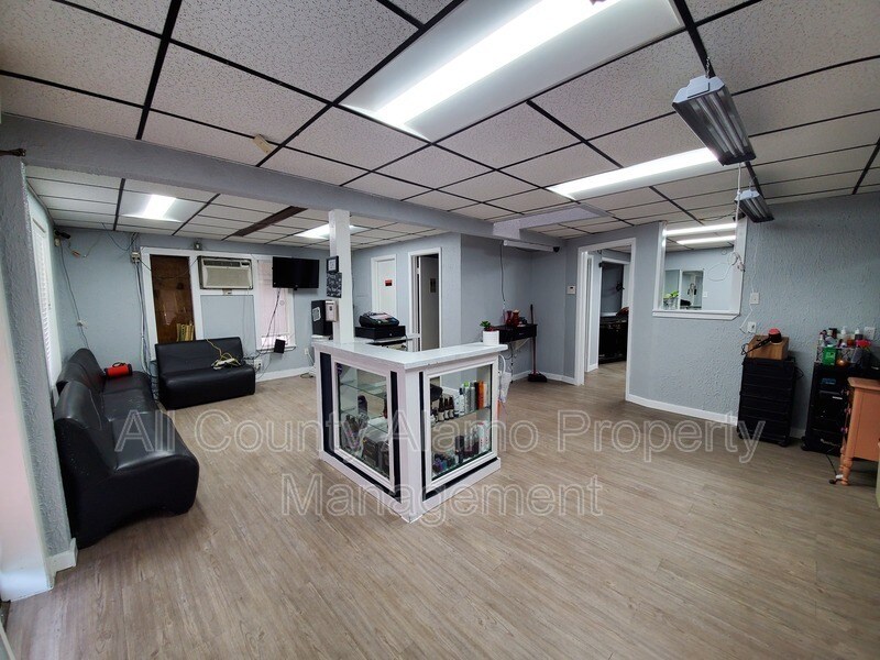 Foto del edificio - 1327 Quintana