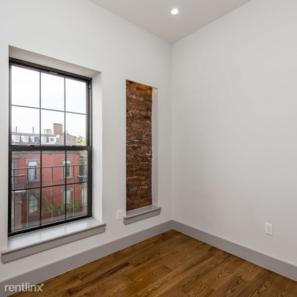 Foto del edificio - 656 Hancock St