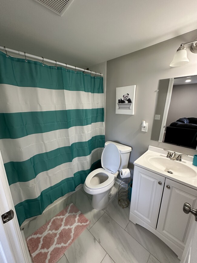 Building Photo - 713 Biddle Rd