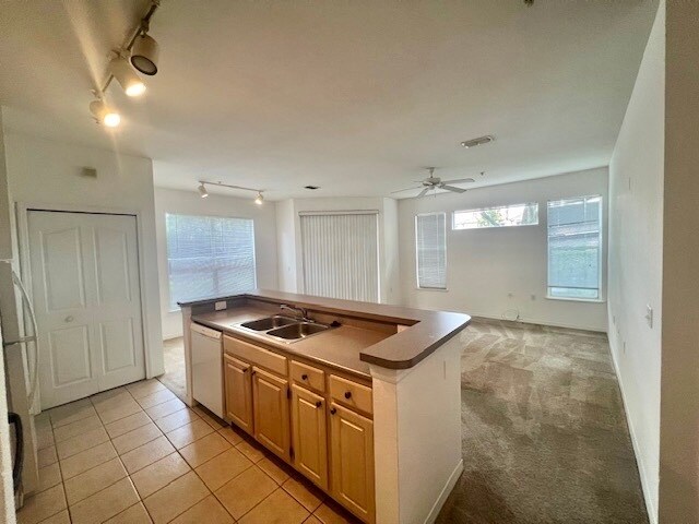 Foto del edificio - 1275 Lake Shadow Cir