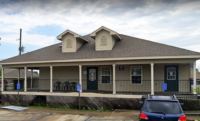 Building Photo - 100 Elsie Ct