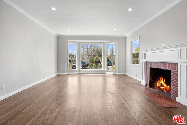 Foto del edificio - 1514 Stearns Dr