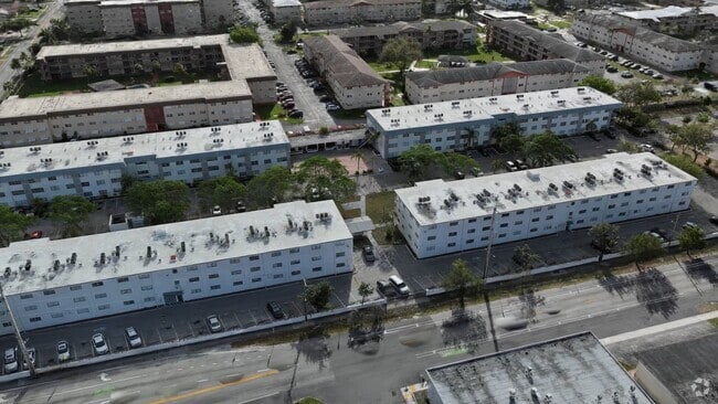  - Park Hill Hollywood Apartments