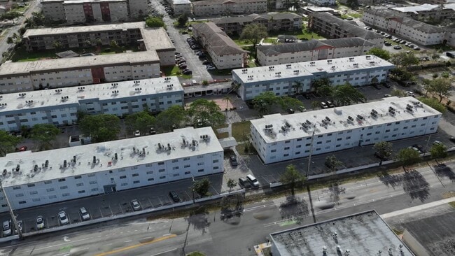  - Park Hill Hollywood Apartments