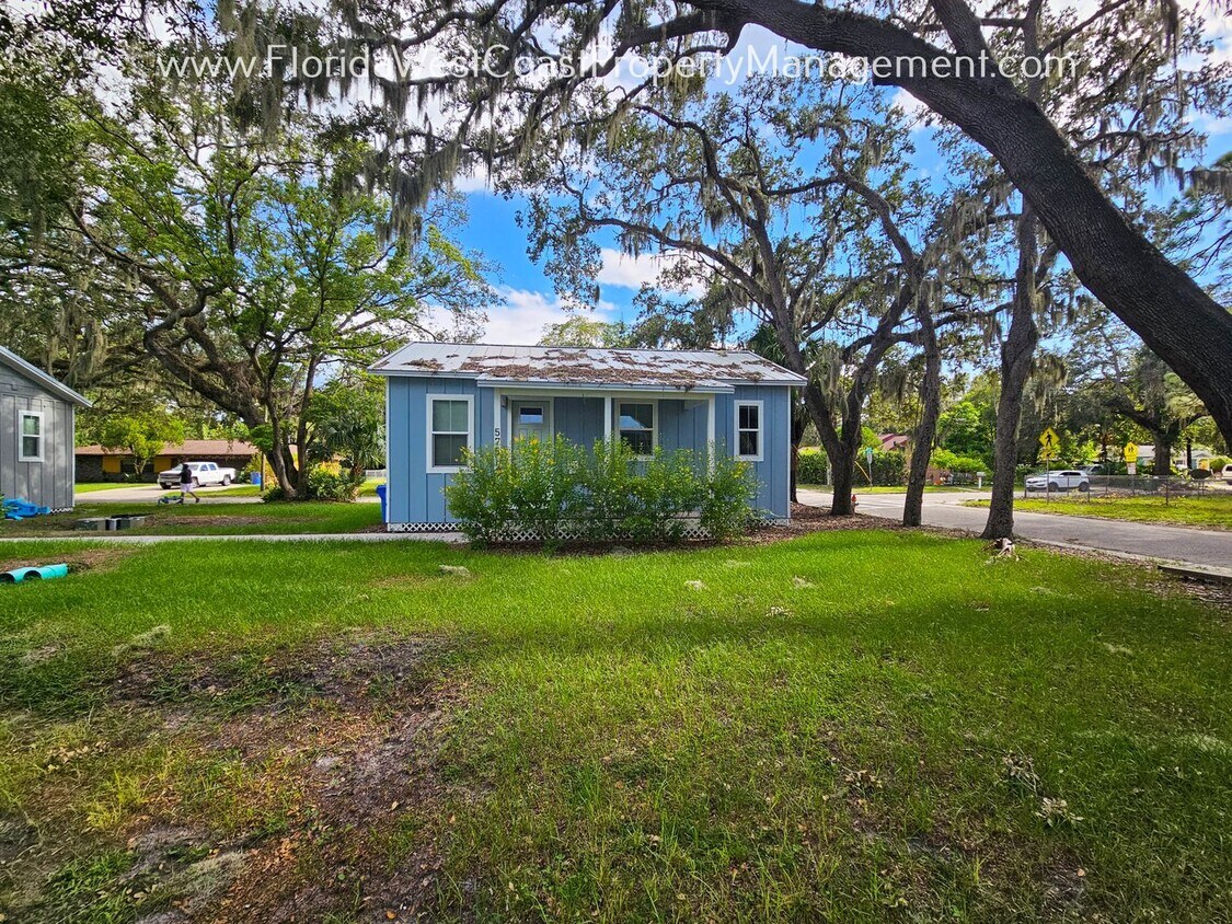 Primary Photo - ADORABLE 2 BEDROOM/1 BATH COTTAGE! BRADENT...