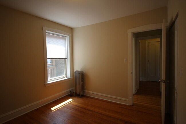 Foto del edificio - 2339 W Rosemont Ave