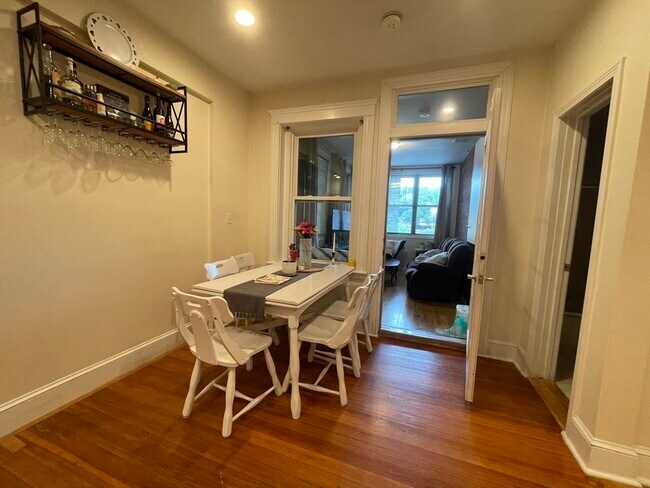 Foto del edificio - 191 Winthrop Rd