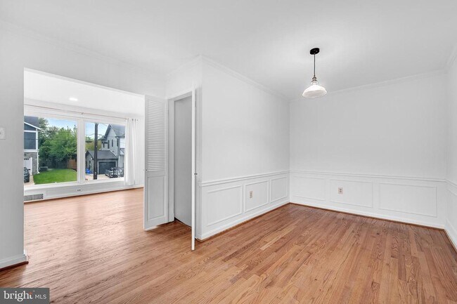 Building Photo - 5023 Druid Dr