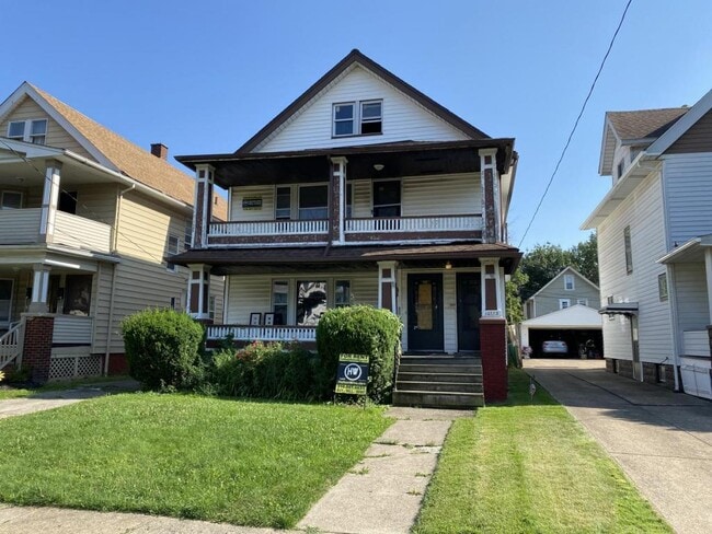 Building Photo - 10113 Almira Avenue #Up